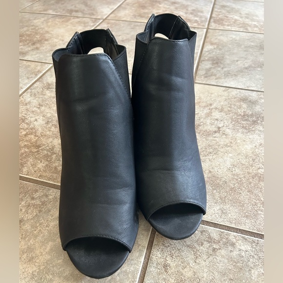 Maurice's open toe slip on booties - Picture 2 of 9